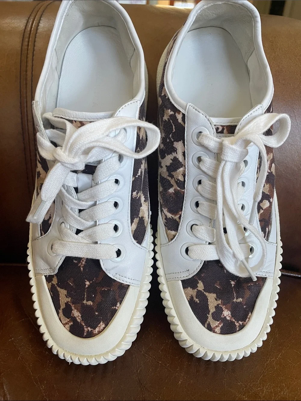 Veronica Beard low top